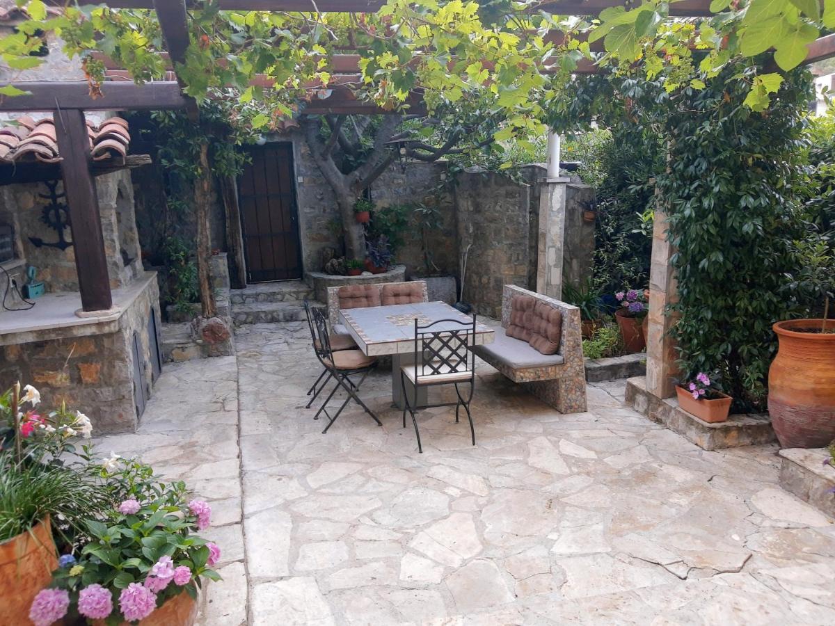 Sea-Side Old Stone Villa With A Private Garden Budva Dış mekan fotoğraf