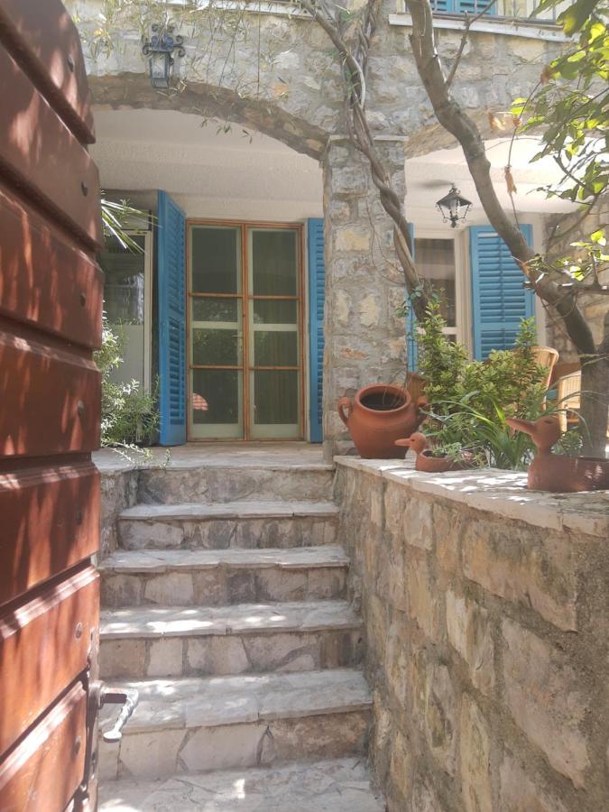 Sea-Side Old Stone Villa With A Private Garden Budva Dış mekan fotoğraf