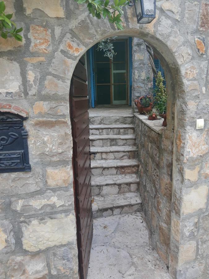 Sea-Side Old Stone Villa With A Private Garden Budva Dış mekan fotoğraf