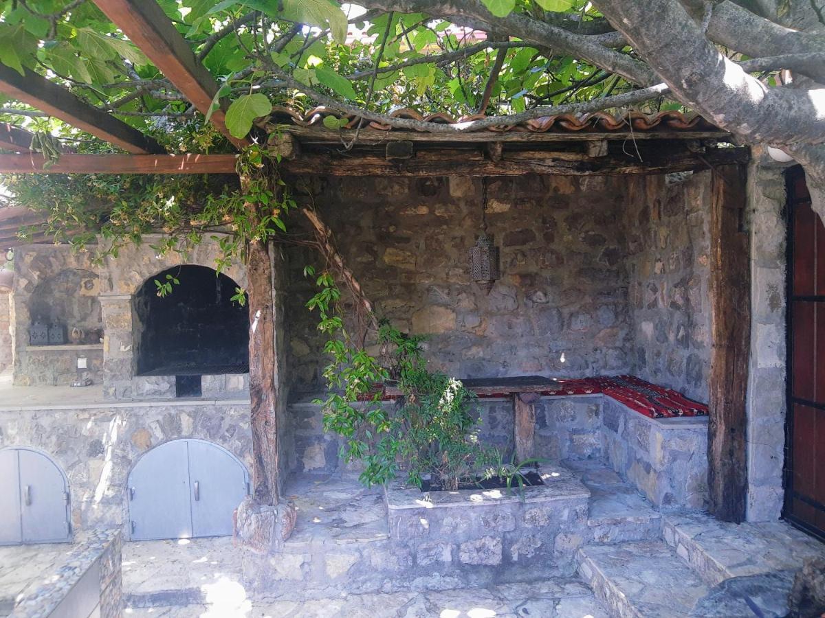 Sea-Side Old Stone Villa With A Private Garden Budva Dış mekan fotoğraf