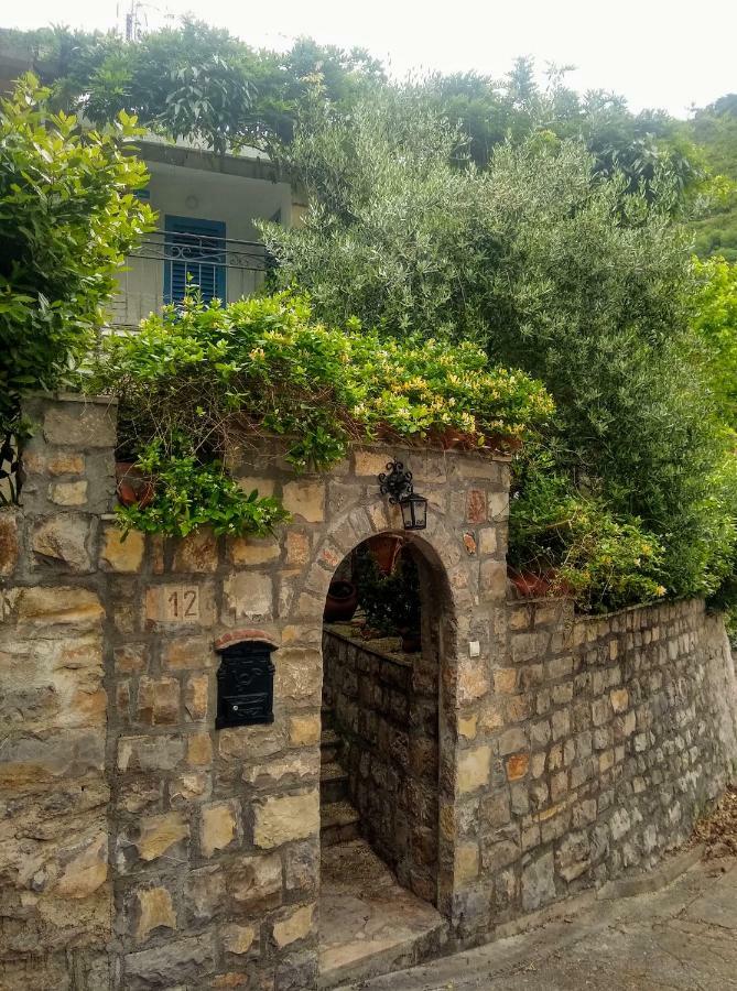 Sea-Side Old Stone Villa With A Private Garden Budva Dış mekan fotoğraf